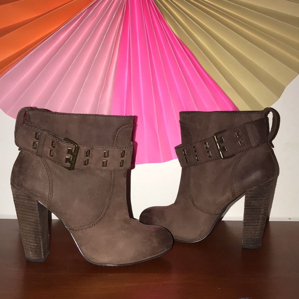 Women’s Ankle Booties 🤎 - Picture 3 of 9